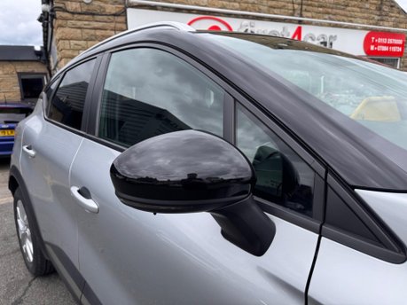 Renault Captur ICONIC TCE 9