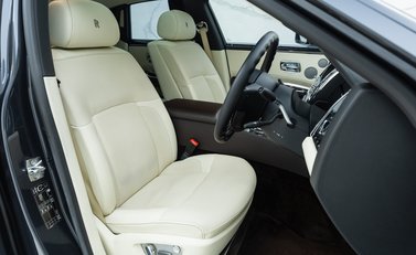 Rolls-Royce Ghost V12 11