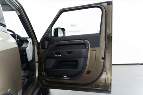 Land Rover Defender 3.0 Defender Hard Top D MHEV Auto 4WD 3dr 15