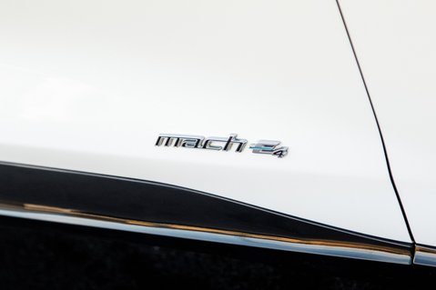 Ford Mustang Mach-E BASE 10