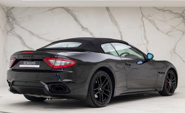 Maserati Grancabrio Sport 9