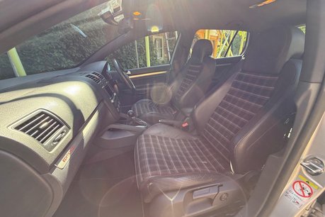 Volkswagen Golf GTI EDITION 30 T 42