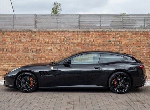 Ferrari GTC4 Lusso 2