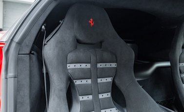 Ferrari 812 Competizione 13