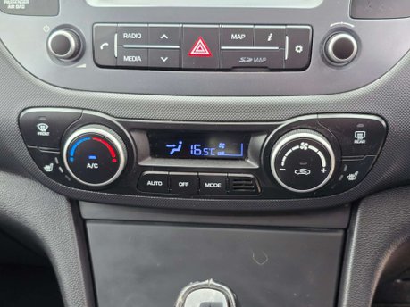 Hyundai i10 1.2 Premium SE Hatchback 5dr Petrol Auto Euro 6 (87 ps) 39