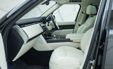 Land Rover Range Rover P530 Autobiography LWB (7 Seat) 18