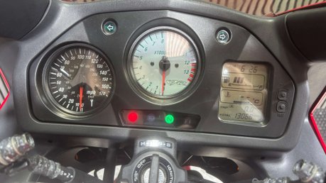 Honda VFR 2001 ONLY 13K FUEL INJECTED NON VTEC 1 OWNER NEW MOT 800CC 16