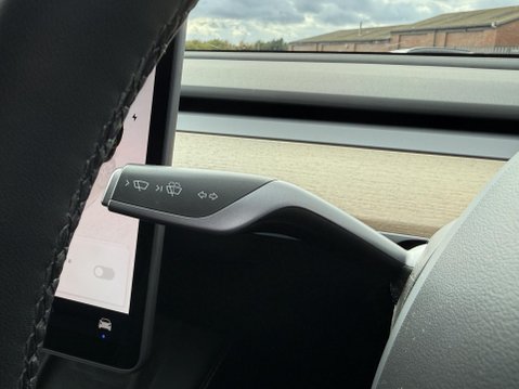 Tesla Model Y (Dual Motor) Long Range SUV 5dr Electric Auto 4WDE (384 bhp) 37
