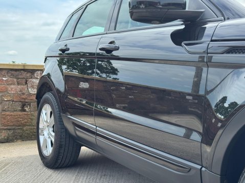 Land Rover Range Rover Evoque 2.0 eD4 SE Tech FWD Euro 6 (s/s) 5dr 7