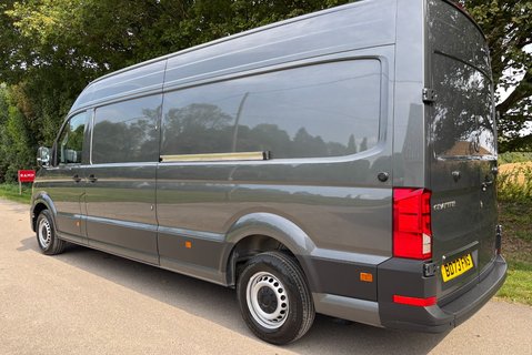 Volkswagen Crafter CR35 L3 H2 140 ps Tdi DSG Trendline Panel Van 6