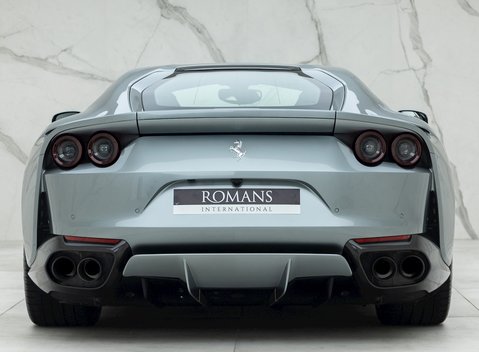 Ferrari 812 Superfast 5