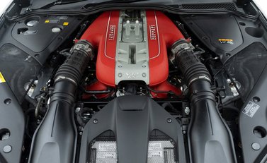 Ferrari 812 Superfast 29