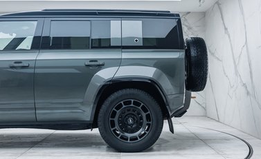 Land Rover Defender OCTA EDITION ONE 38