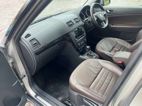 Skoda Yeti 2.0 Yeti Outdoor Laurin & Klement TDI SCR 4x4 Semi-Auto 4WD 5dr 34