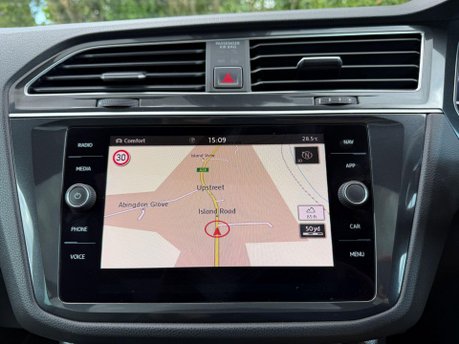 Volkswagen Tiguan 2.0 BiTDI R-Line DSG 4Motion Euro 6 (s/s) 5dr 18