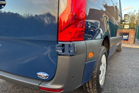 Mercedes-Benz Sprinter 315 Cdi Premium Mwb Lr Panel Van 28