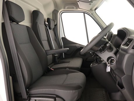 Nissan Interstar F35 2.3 dci 135ps L3H2 Acenta Van 17