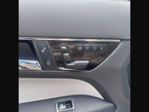 Mercedes-Benz E Class E350 CDI BLUEEFFICIENCY SPORT 25