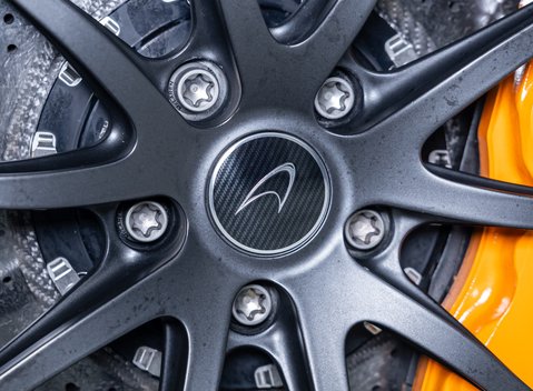 McLaren 675LT Spider MSO Carbon Series 36