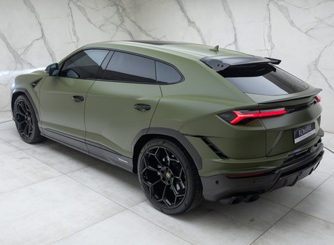 Lamborghini Urus PERFORMANTE 12