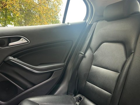 Mercedes-Benz GLA 1.6 GLA200 SE (Executive) Euro 6 (s/s) 5dr 45