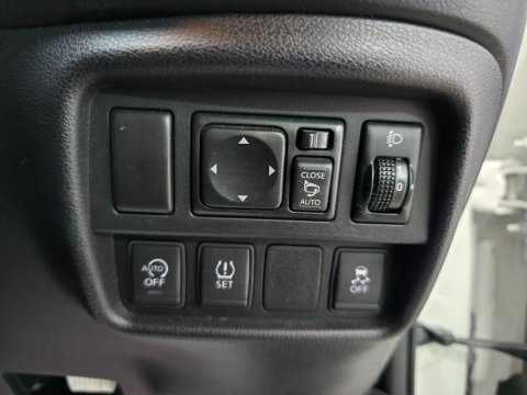 Nissan Juke 1.2 DIG-T N-Connecta Euro 6 (s/s) 5dr 38