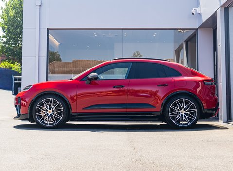 Porsche Macan GTS Electric 3