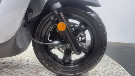 SYM Fiddle 2025 ONLY 2K 1 OWNER 125CC LEARNER SCOOTER WITH TOP BOX 14