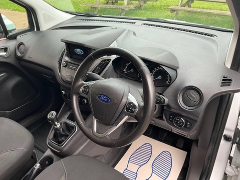 Ford Transit Courier 1.0 LIMITED 99 BHP 10