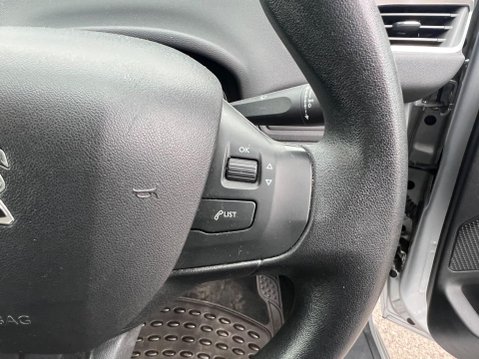 Peugeot 208 1.2 VTi Active Euro 5 3dr 19