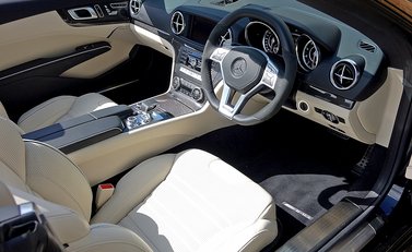 Mercedes-Benz SL Class SL63 AMG 16