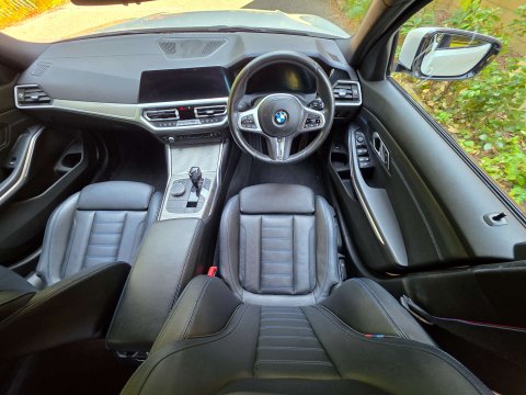 BMW 3 Series 2.0 318d M Sport Auto 5dr 9