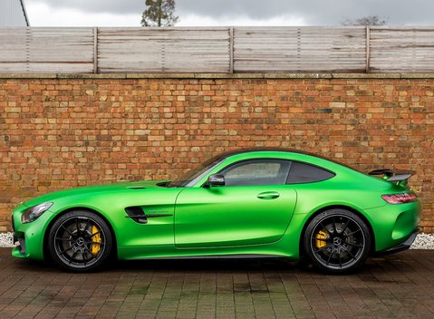 Mercedes-Benz AMG GT R 2