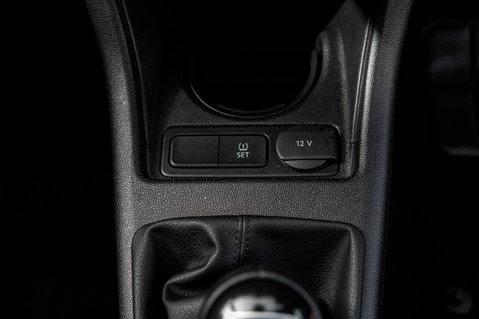 Volkswagen Up R-LINE 28