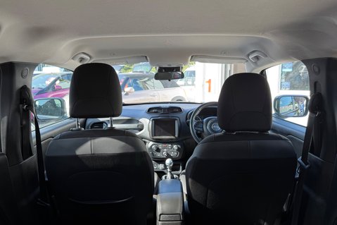 Jeep Renegade 1.0T NIGHT EAGLE STUNNING CAR! SAT NAV..CRUISE CONTROL..AIR CON.STUNNING 15