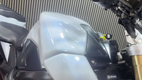 Suzuki GSR750 2011 ONLY 24K SPORTS EXHAUST LONG MOT NAKED BIKE 18