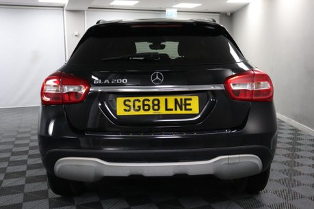 Mercedes-Benz GLA GLA 200 SE 8