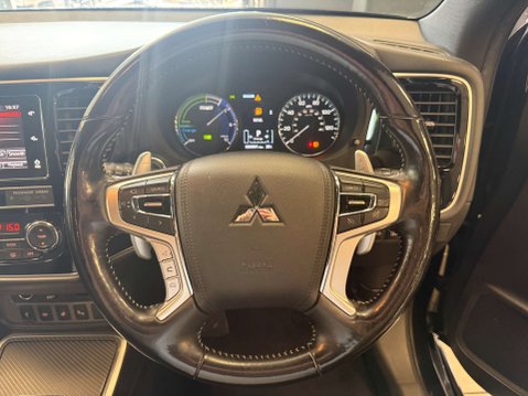 Mitsubishi Outlander 2.4 Outlander 4h PHEV CVT 4WD 5dr 28