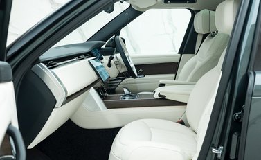 Land Rover Range Rover P440e Autobiography LWB PHEV 15