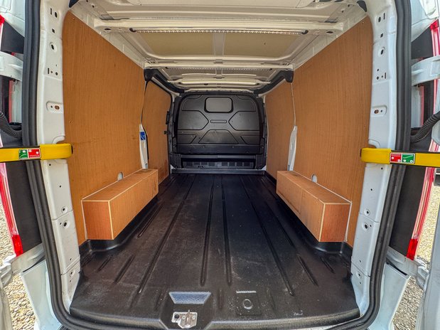 Ford Transit Custom SWB L1H1 Low Roof Limited 280 Air Con Alloys Sensors Cam EURO 6 9