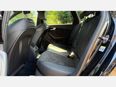 Audi A4 2.0 A4 Black Edition 45 TFSI Quattro Semi-Auto 4WD 5dr 13