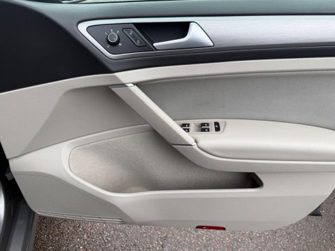 Volkswagen Golf 1.6 TDI BlueMotion Tech Match Euro 5 (s/s) 5dr 28