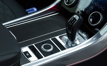 Land Rover Range Rover Sport 5.0 SVR Carbon Edition 16