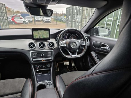 Mercedes-Benz GLA 2.1 GLA220d AMG Line (Premium) SUV 5dr Diesel 7G-DCT 4MATIC Euro 6 (s/s) (1 23