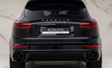 Porsche Cayenne Turbo S 5