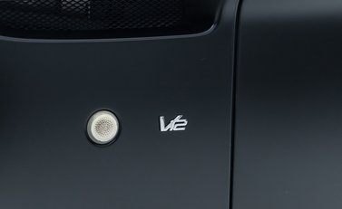 Aston Martin V12 Vantage S 40