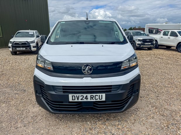 Vauxhall Vivaro LWB L2H1 Low Roof Prime Aircon Cruise Sensors Nav EURO 6 3