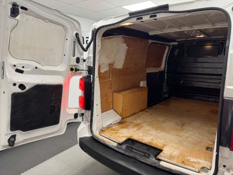 Vauxhall Vivaro 1.5 Vivaro 2900 Sportive S/S 26