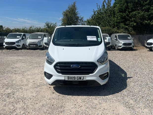 Ford Transit Custom AUTO SWB L1H1 Low Roof Trend Air Con Sensors Tow Bar EURO 6 NO VAT 3