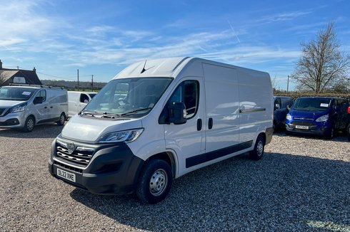 Vauxhall Movano LWB L3H2 Medium Roof F3500 Air Con Nav Tow Bar EURO 6 NO VAT